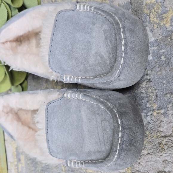 UGG Ansley Light Gray Moccasin Loafers - Picture 5 of 15